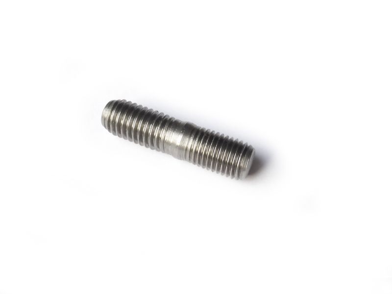 Stud M8 x 1 x 15 for cardan housing
