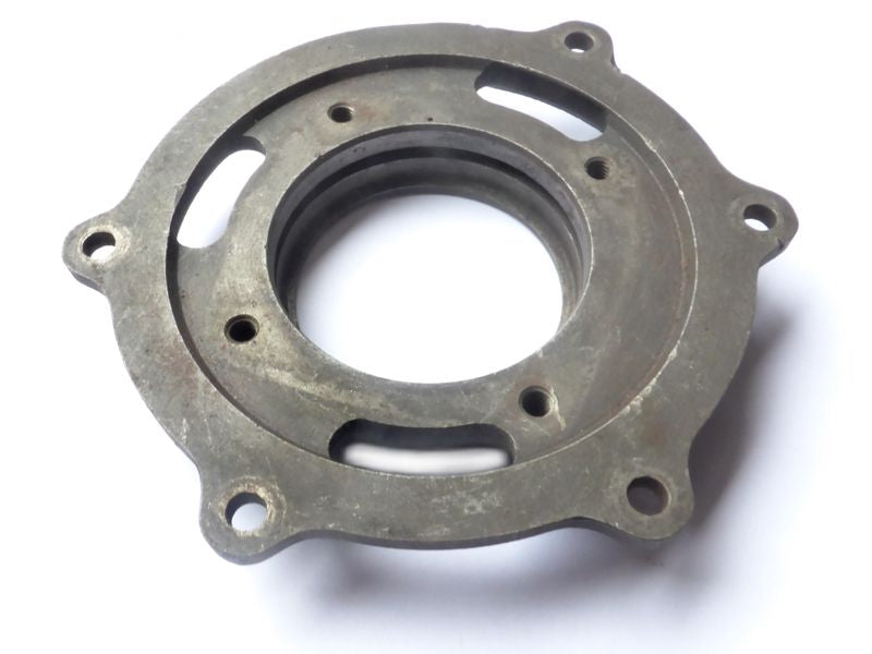 Used part: bearing cover front side crankshaft (price & availability on request)
