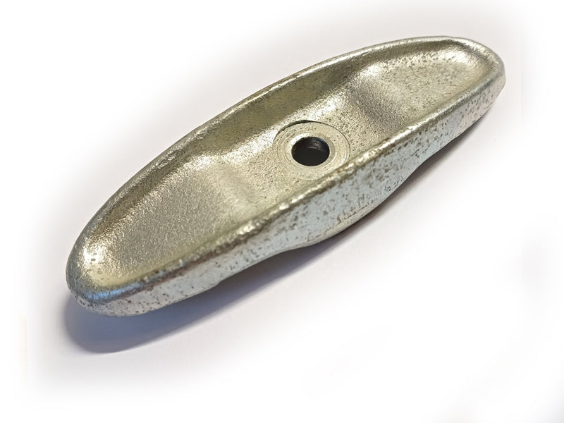 Clamp yoke for valve covers