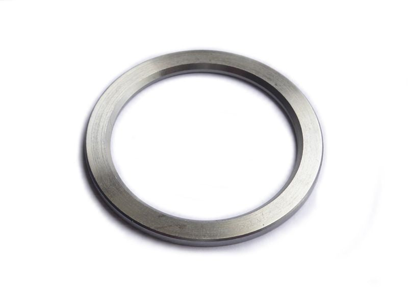 Spacer washer with chamfer ~ 2 mm