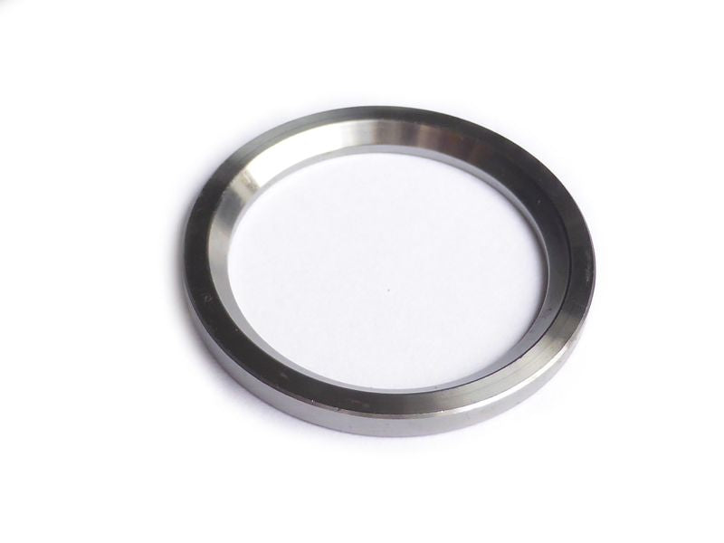 Spacer ring crankshaft front with chamfer