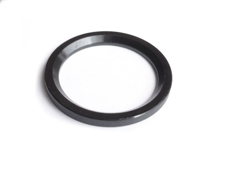 Spacer ring crankshaft front with chamfer