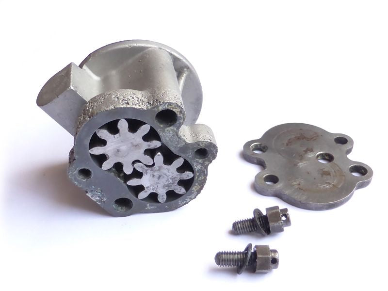 Used part: oil pump R51/2 - complete