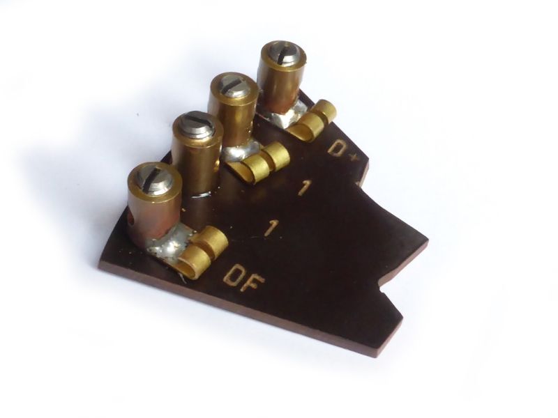 Terminal board on generator R27 (Pertinax)