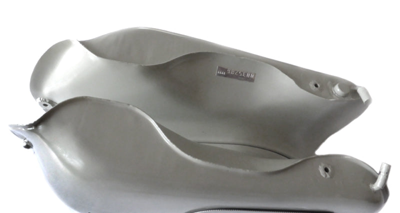 Fuel tank R26 & R27, base coated - original (available for pre-order)
