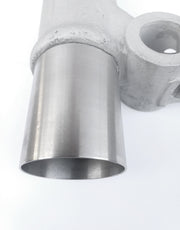 Service: replacement of grease cover on axle holder