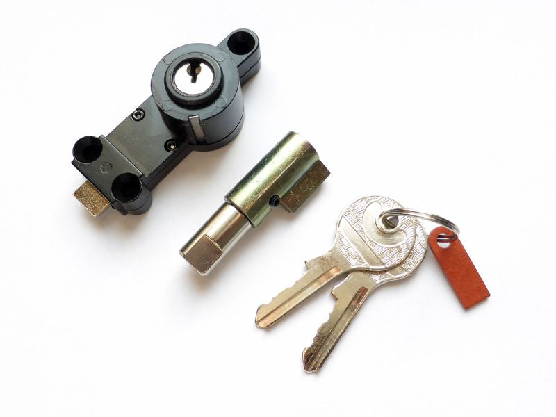 Set of locks (steering + toolbox)