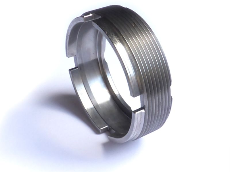 Threaded ring for final drive