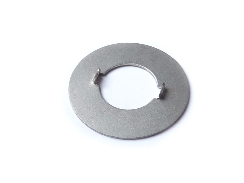 Lock plate for coupling hub