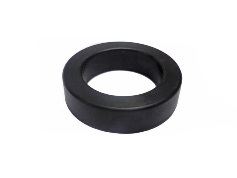 Rubber ring in grease cover of rear suspension