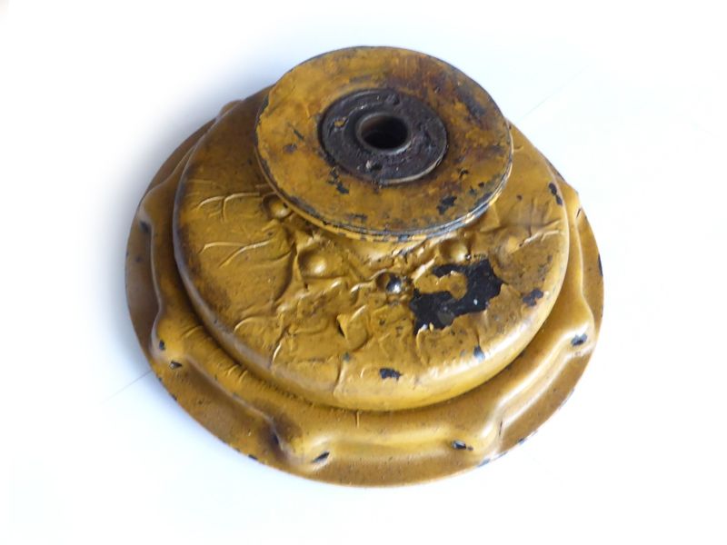 Used part: wheel hub R25/2 (price & availability on request)