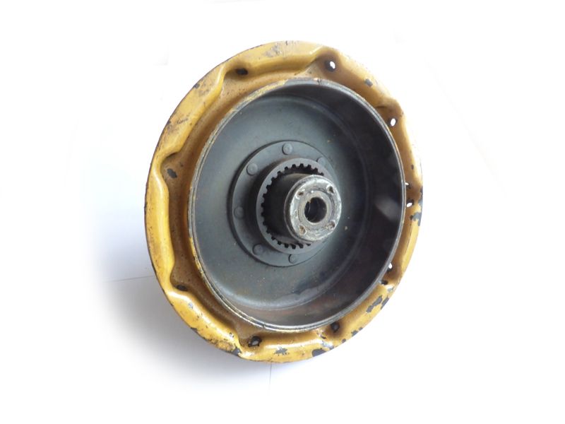 Used part: wheel hub R25/2 (price & availability on request)