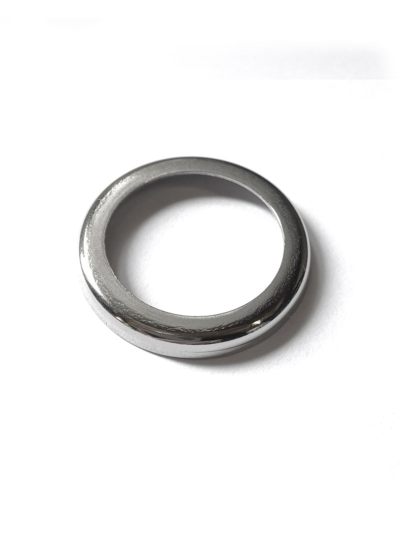 Felt ring cap in wheel hub - SSt polished