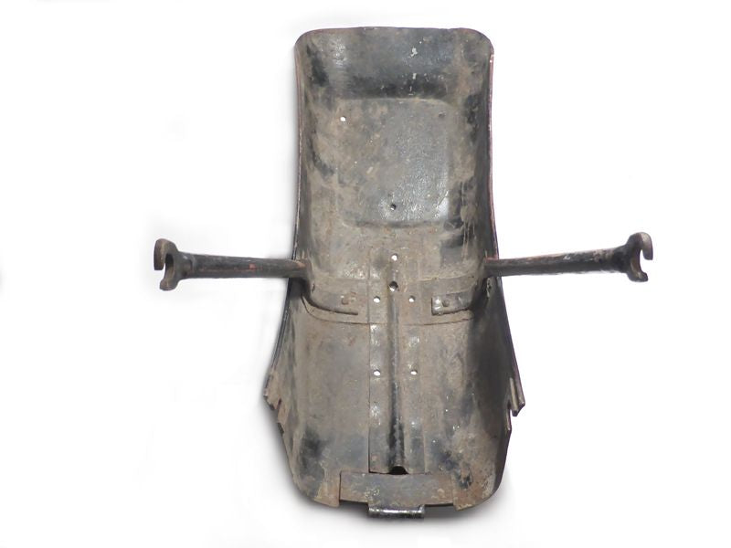Used part: rear section of rear fender, with braces (price & availability on request)